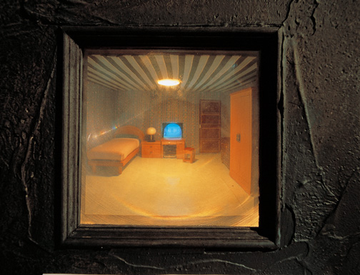 Las Meninas 2 — Plywood, Beam Projector, CCTV Camera, etc, 1995